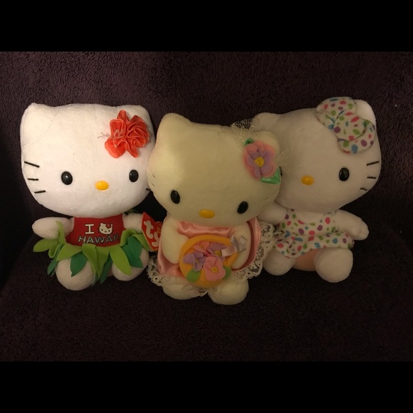 Sanrio Hello Kitty 3Pc Assorted Plushes - Picture 4 of 4